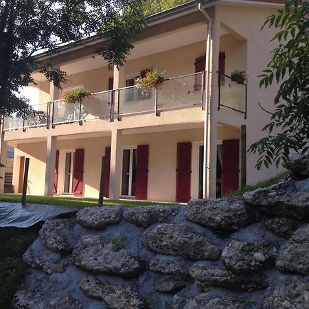 Auberives-en-Royans Le Mas De Servant Roulottes Et Chambres D'Hotes المظهر الخارجي الصورة