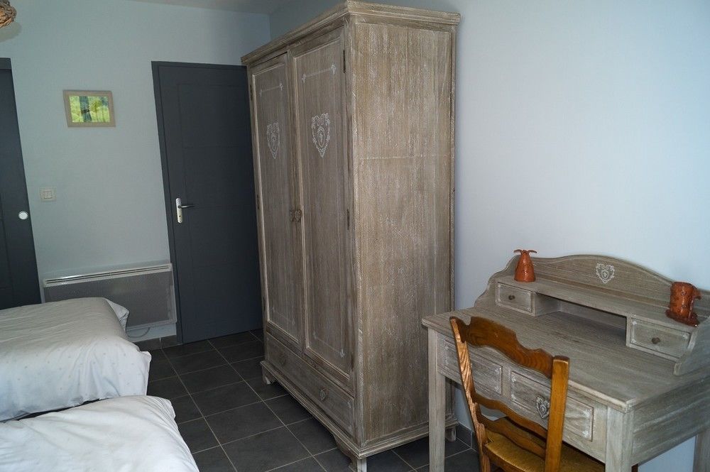 Auberives-en-Royans Le Mas De Servant Roulottes Et Chambres D'Hotes المظهر الخارجي الصورة